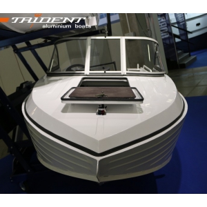 Продаем лодку (катер)  Trident 450 PRO