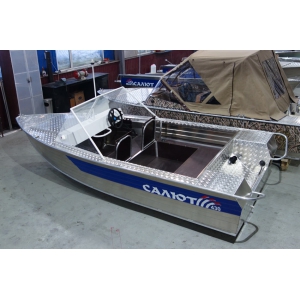 Продаем лодку (катер)  Салют-430 Scout
