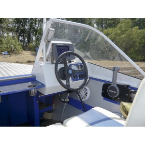 Продаем лодку (катер)  Салют-510